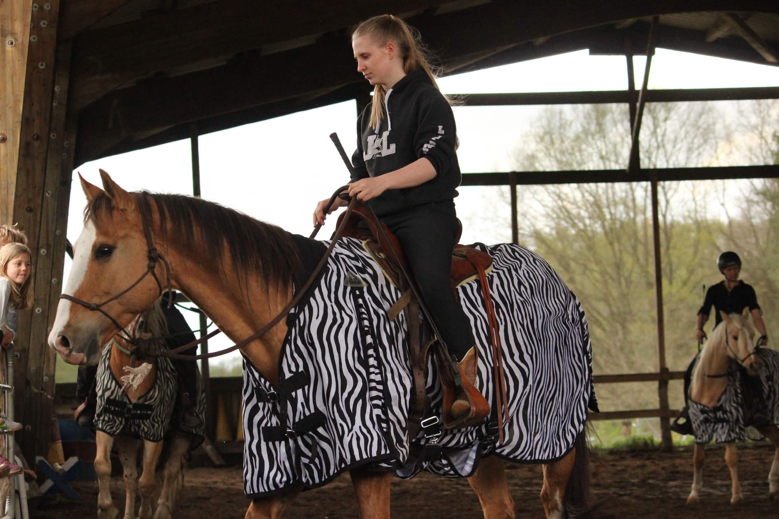 Alissa Heinke mit Pferd